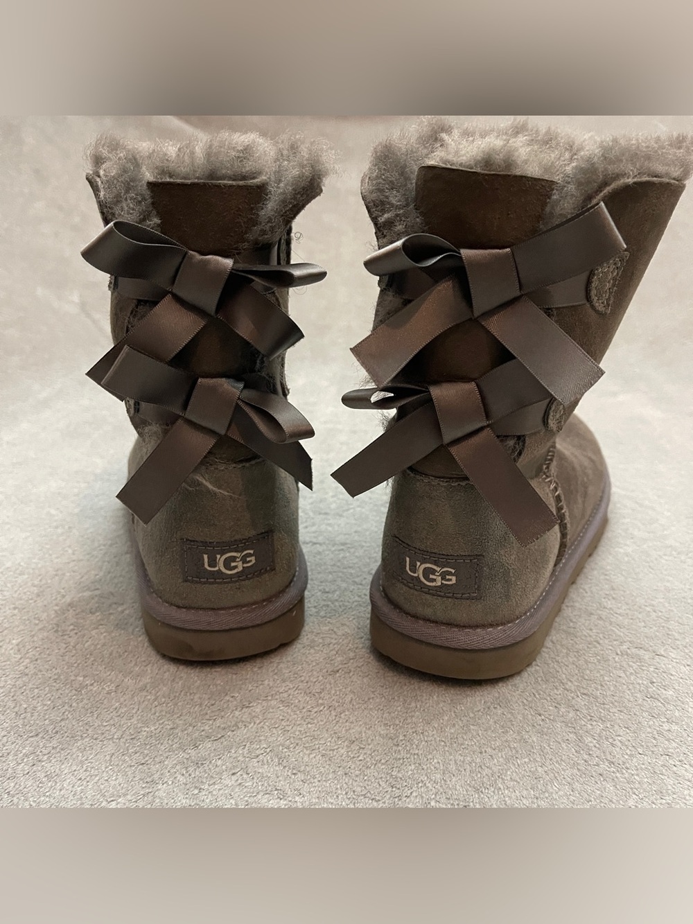 UGG Bailey Bow II Gray Suede Shearling Lined Bow Pull On Mid-Calf Boot Size 4 - Picture 2 of 9